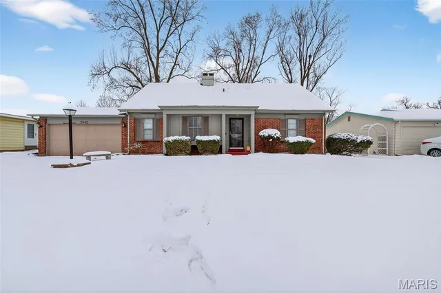 $250,000 | 2042 Shoreham Drive, Florissant, MO 63033