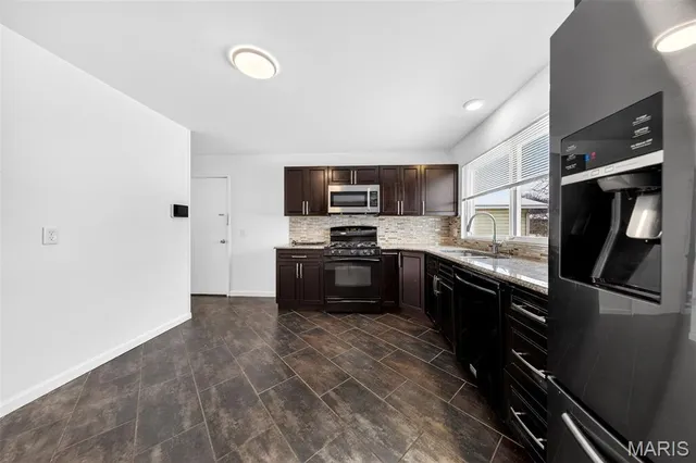 $250,000 | 2042 Shoreham Drive, Florissant, MO 63033