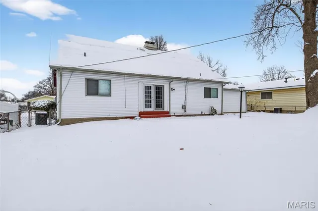 $250,000 | 2042 Shoreham Drive, Florissant, MO 63033