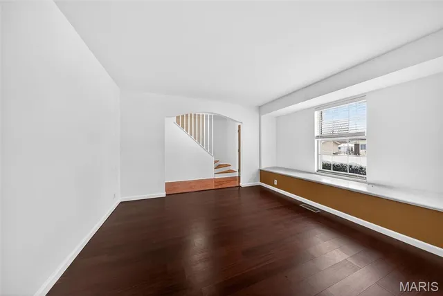 $250,000 | 2042 Shoreham Drive, Florissant, MO 63033