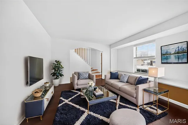 $250,000 | 2042 Shoreham Drive, Florissant, MO 63033