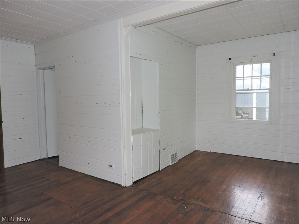 24208 Bruce Road Bay Village, OH 44140 - Photo 18 of 32