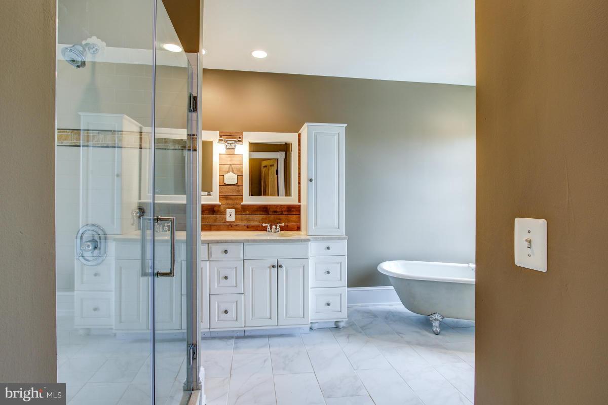 7373 Damascus Road Gaithersburg, MD 20882 - Photo 14 of 27 Bath (Master)