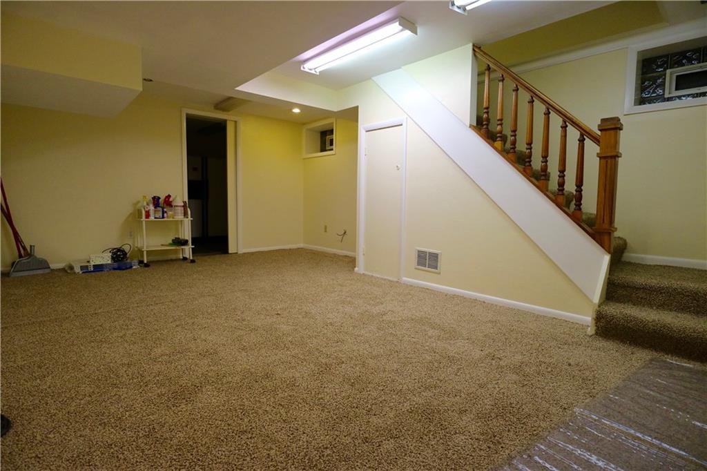 2570 Mt Royal Road Pittsburgh, PA 15217 - Photo 17 of 31