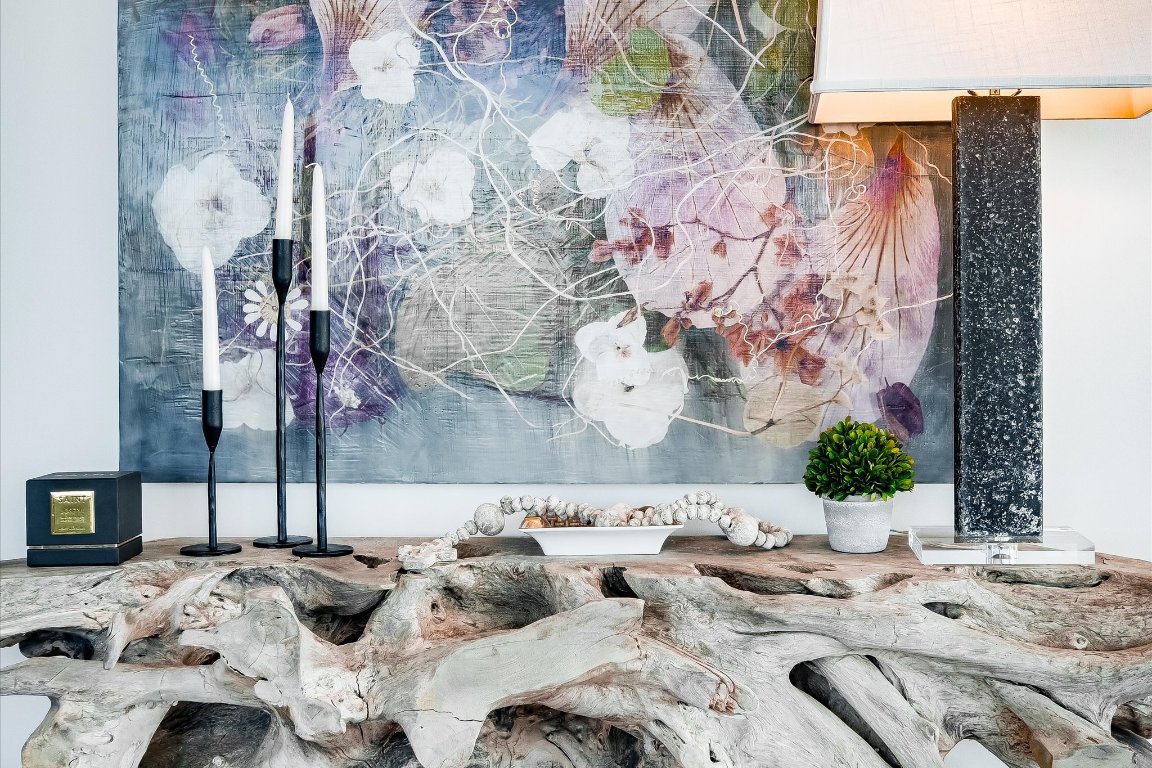 610 Davis Street, Unit 4603 Austin, TX 78701 - Photo 15 of 38 a view of a bedroom with a bed