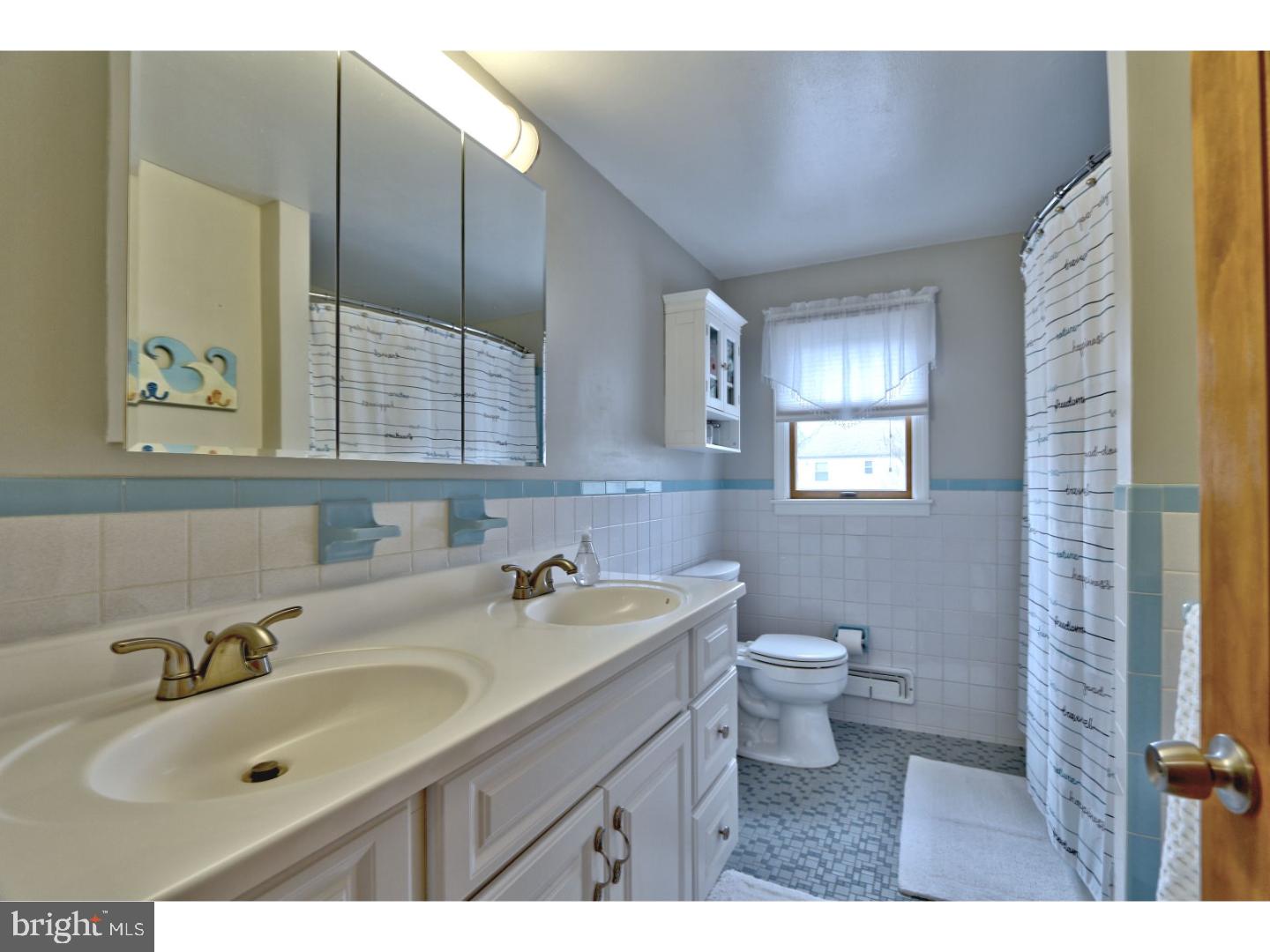 37 Elmgate Road Evesham, NJ 08053 - Photo 20 of 25 Bathroom