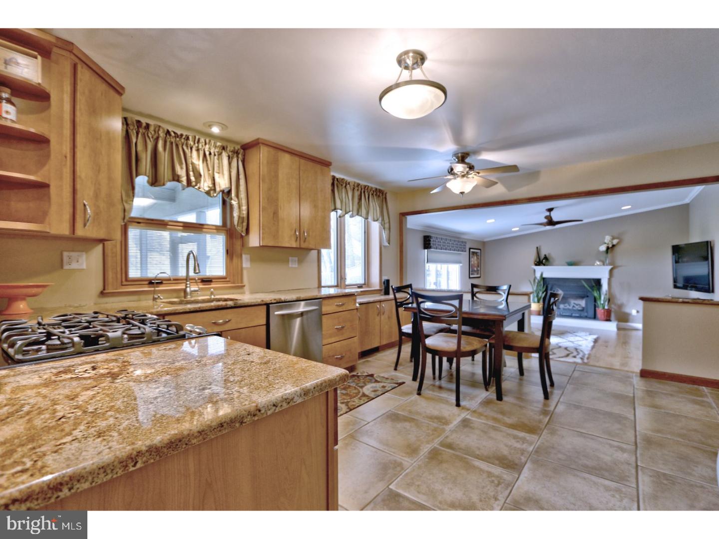 37 Elmgate Road Evesham, NJ 08053 - Photo 5 of 25 Kitchen