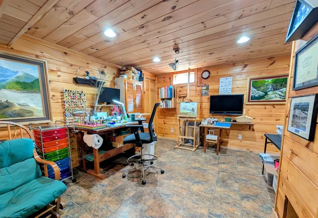 $419,900 | 247 Valley Road, Haverhill, NH 03785