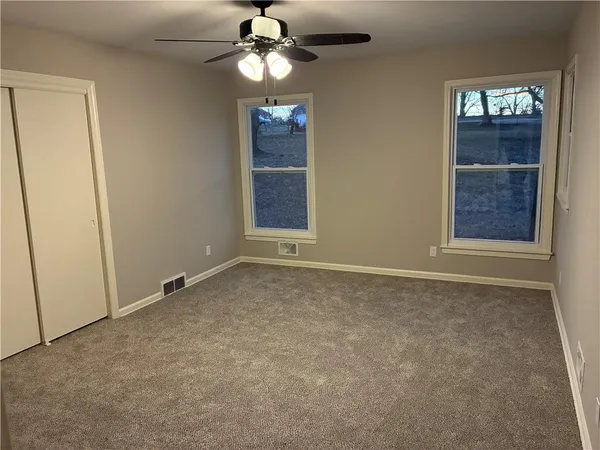 $264,900 | 1910 South Lee's Summit Road, Independence, MO 64050