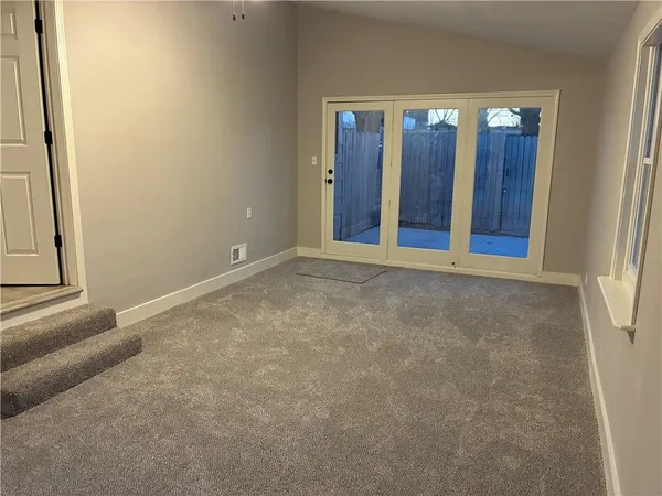 $264,900 | 1910 South Lee's Summit Road, Independence, MO 64050