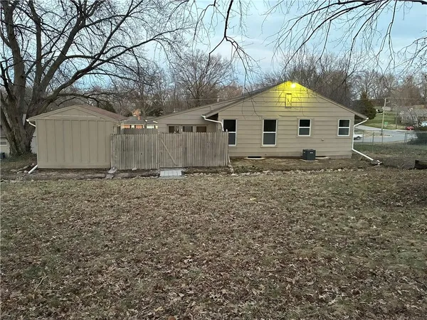$264,900 | 1910 South Lee's Summit Road, Independence, MO 64050