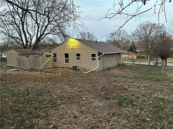 $264,900 | 1910 South Lee's Summit Road, Independence, MO 64050