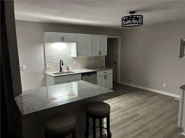 $264,900 | 1910 South Lee's Summit Road, Independence, MO 64050
