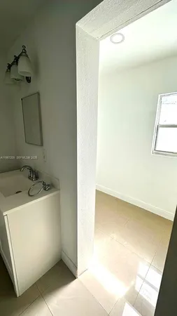 $2,350 | 1770 Northwest 19th Terrace, Unit G, Miami, FL 33125