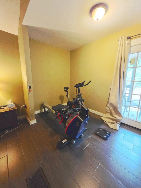 12410 Twin Creek Road Manchaca, TX 78652 - Photo 12 of 32 a room with gym equipment