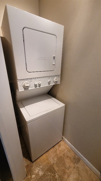 12410 Twin Creek Road Manchaca, TX 78652 - Photo 24 of 32 a utility room with a washer and dryer