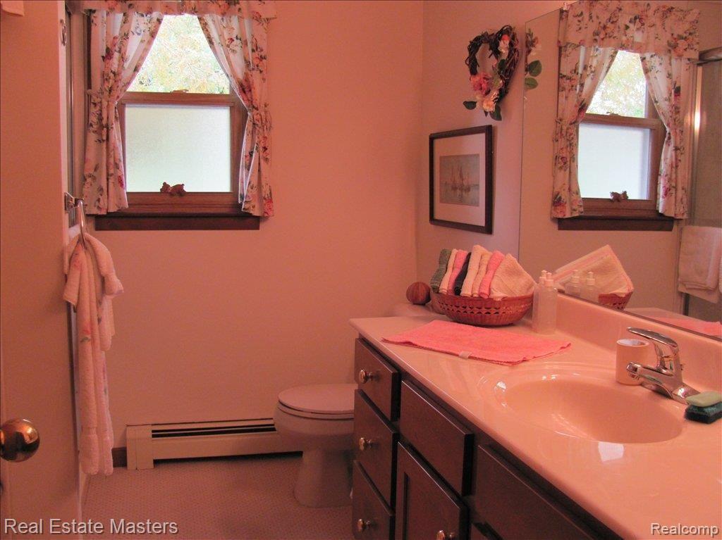 3365 Range Road Port Huron, MI 48060 - Photo 11 of 13 BATHROOM