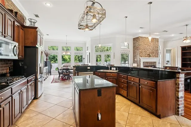 $599,999 | 1516 Aristocrat Court, Covington, LA 70433