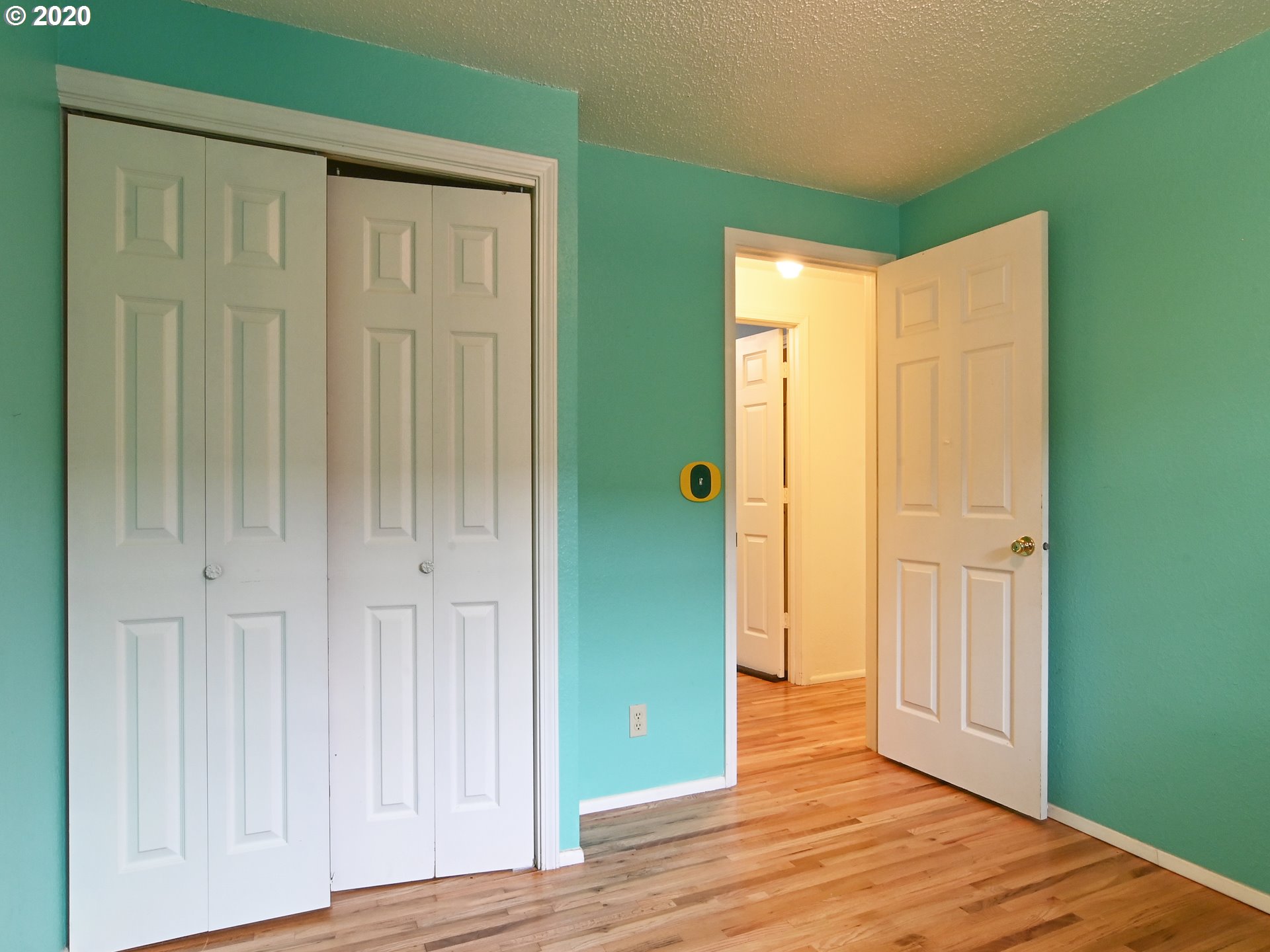 1077 Pleasant Street Springfield, OR 97477 - Photo 17 of 28