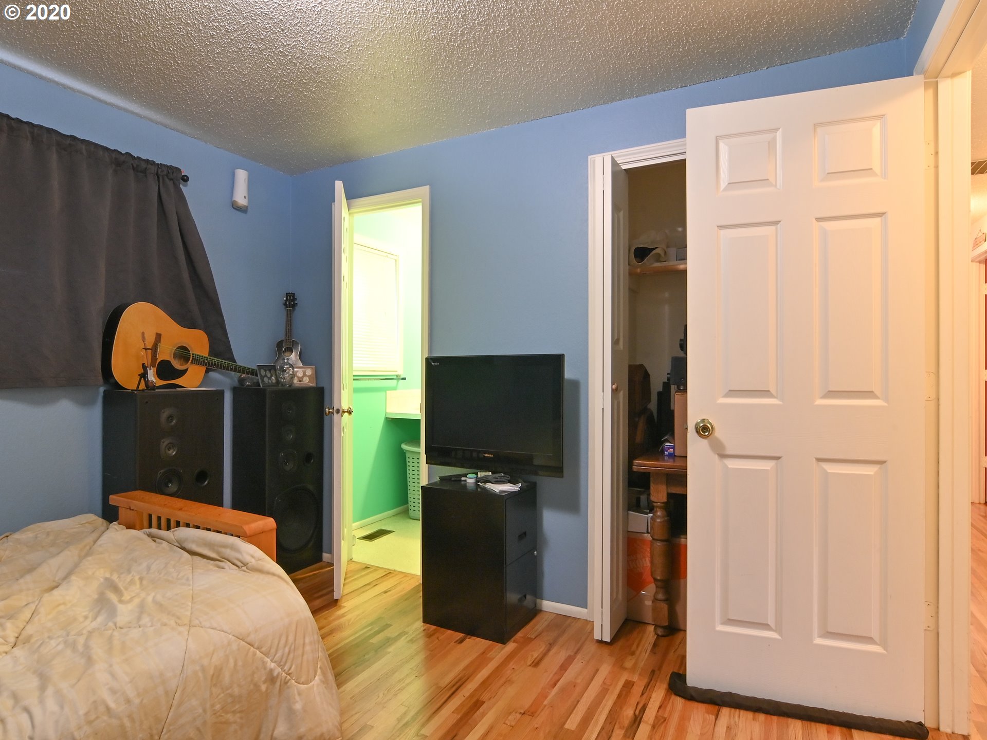 1077 Pleasant Street Springfield, OR 97477 - Photo 19 of 28