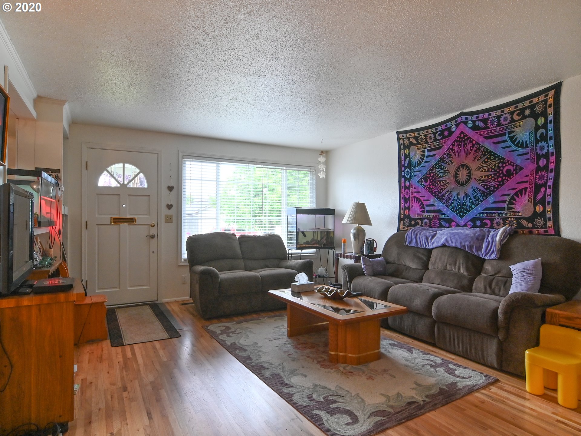 1077 Pleasant Street Springfield, OR 97477 - Photo 3 of 28