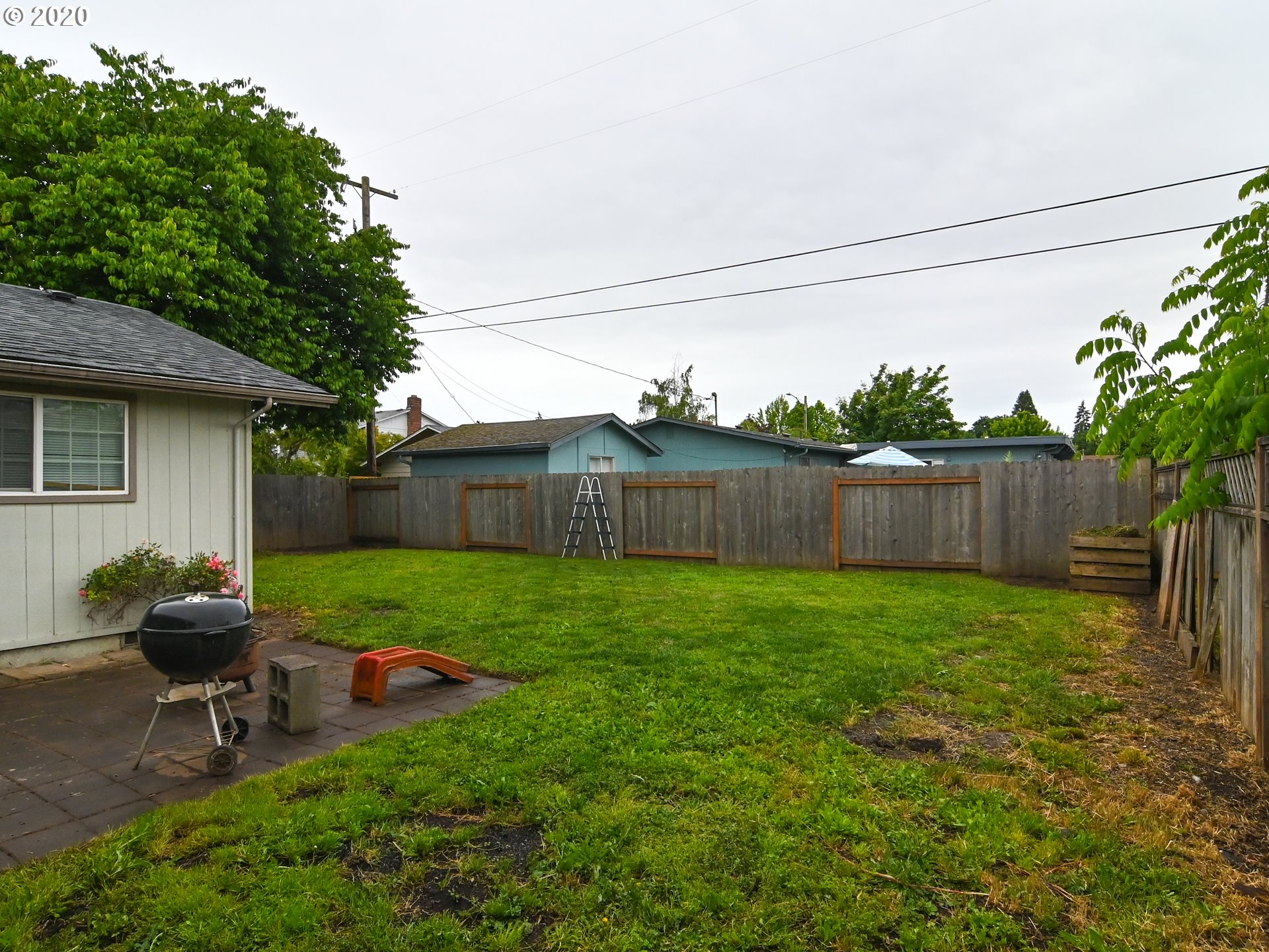 1077 Pleasant Street Springfield, OR 97477 - Photo 27 of 28