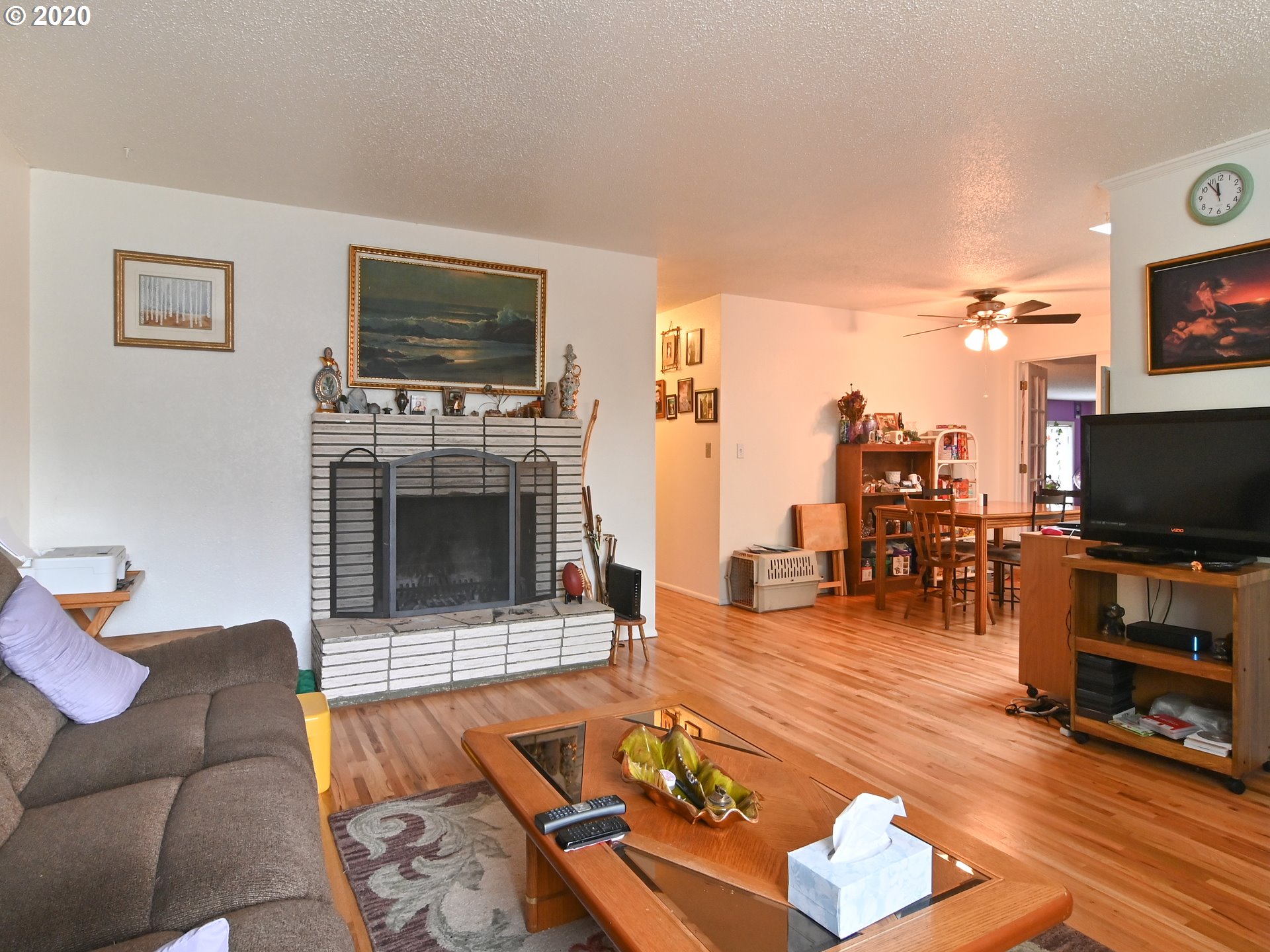 1077 Pleasant Street Springfield, OR 97477 - Photo 5 of 28