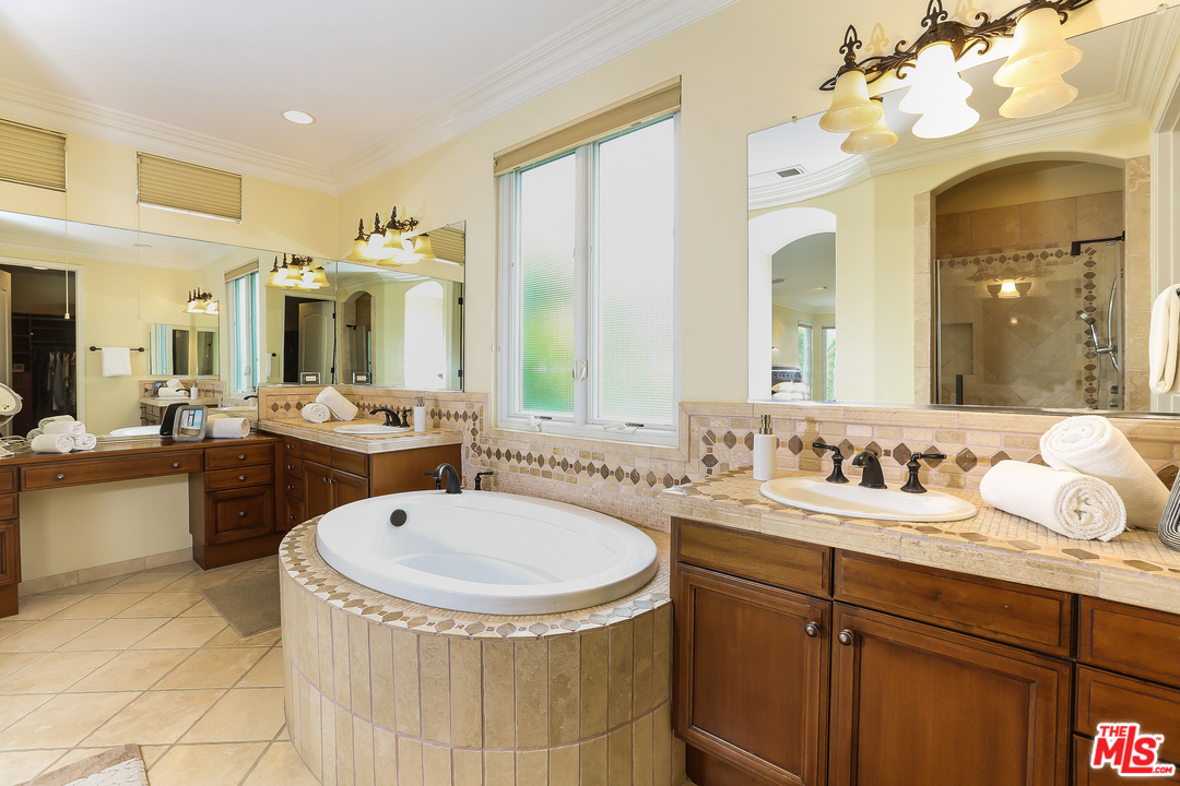 7828 West 83rd Street Playa del Rey, CA 90293 - Photo 16 of 25 Gallery Image 16