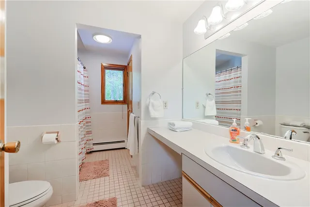 $750,000 | 85 Indian Trail, Glocester, RI 02814