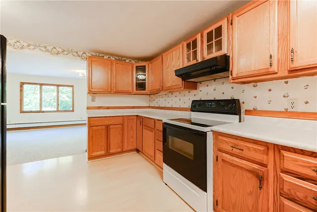 $750,000 | 85 Indian Trail, Glocester, RI 02814