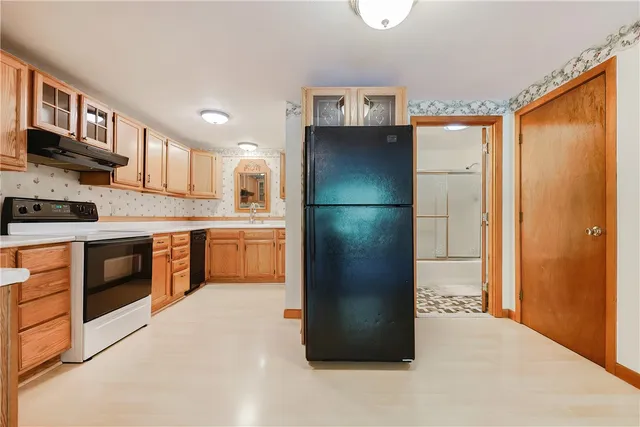 $750,000 | 85 Indian Trail, Glocester, RI 02814