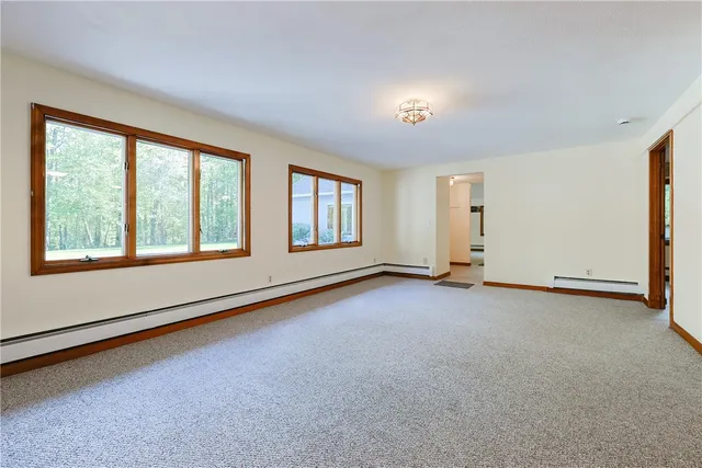 $750,000 | 85 Indian Trail, Glocester, RI 02814