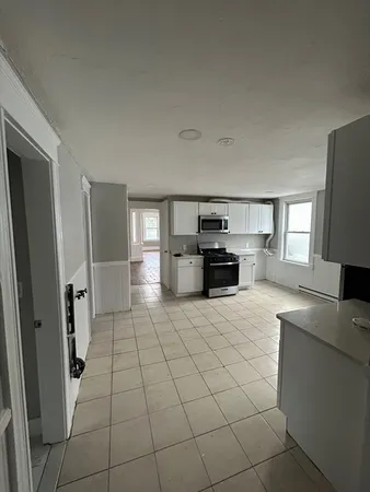 $2,300 | 19 Henchman Street, Unit 3, Worcester, MA 01605