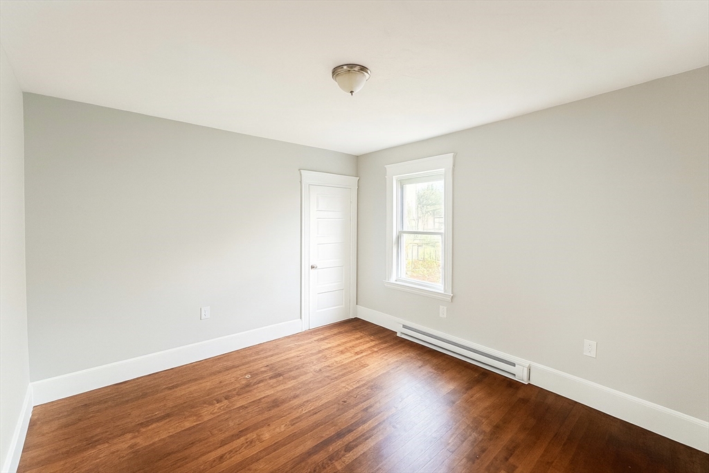 21 Henchman Street, Unit 3 Worcester, MA 01605 - Photo 9 of 11