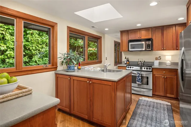 $1,450,000 | 2650 Perkins Lane West, Seattle, WA 98199