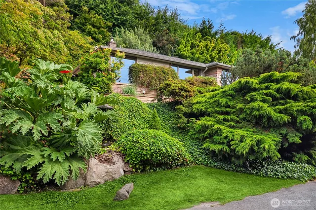 $1,450,000 | 2650 Perkins Lane West, Seattle, WA 98199