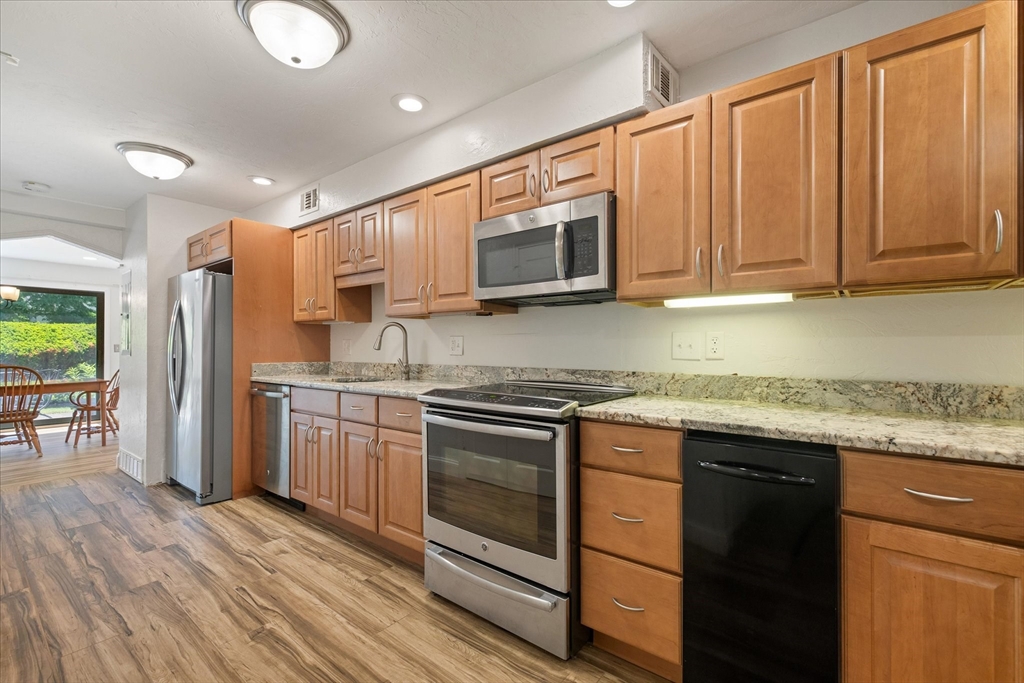 11 Cobblestone Lane, Unit 11 Worcester, MA 01606 - Photo 27 of 42