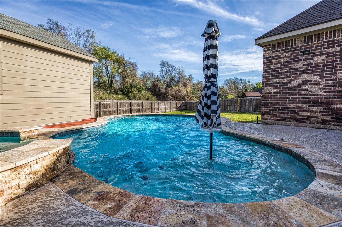 1827 Basin Trail Brenham, TX 77833 - Photo 27 of 38