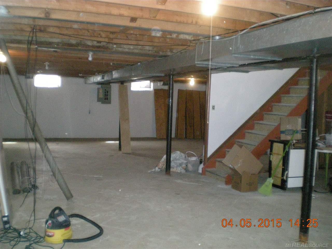 42195 Hayes Road Sterling Heights, MI 48313 - Photo 36 of 37 31241868-35.JPG