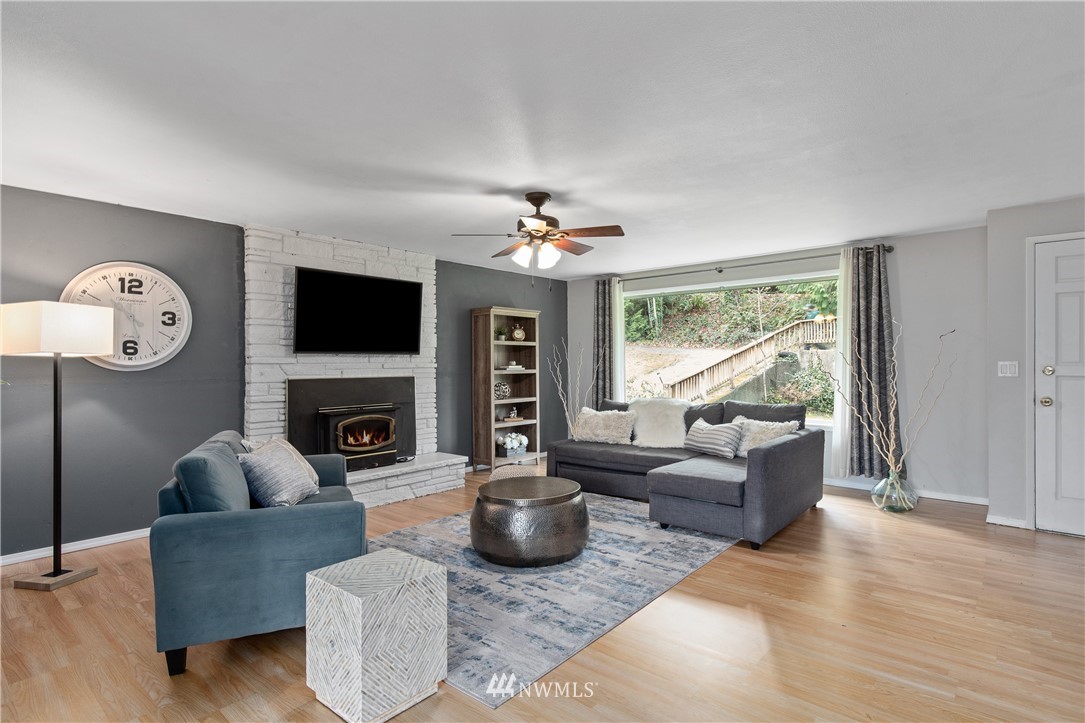 14630 204th Avenue Southeast Renton, WA 98059 - Photo 4 of 40 Gallery Image 4