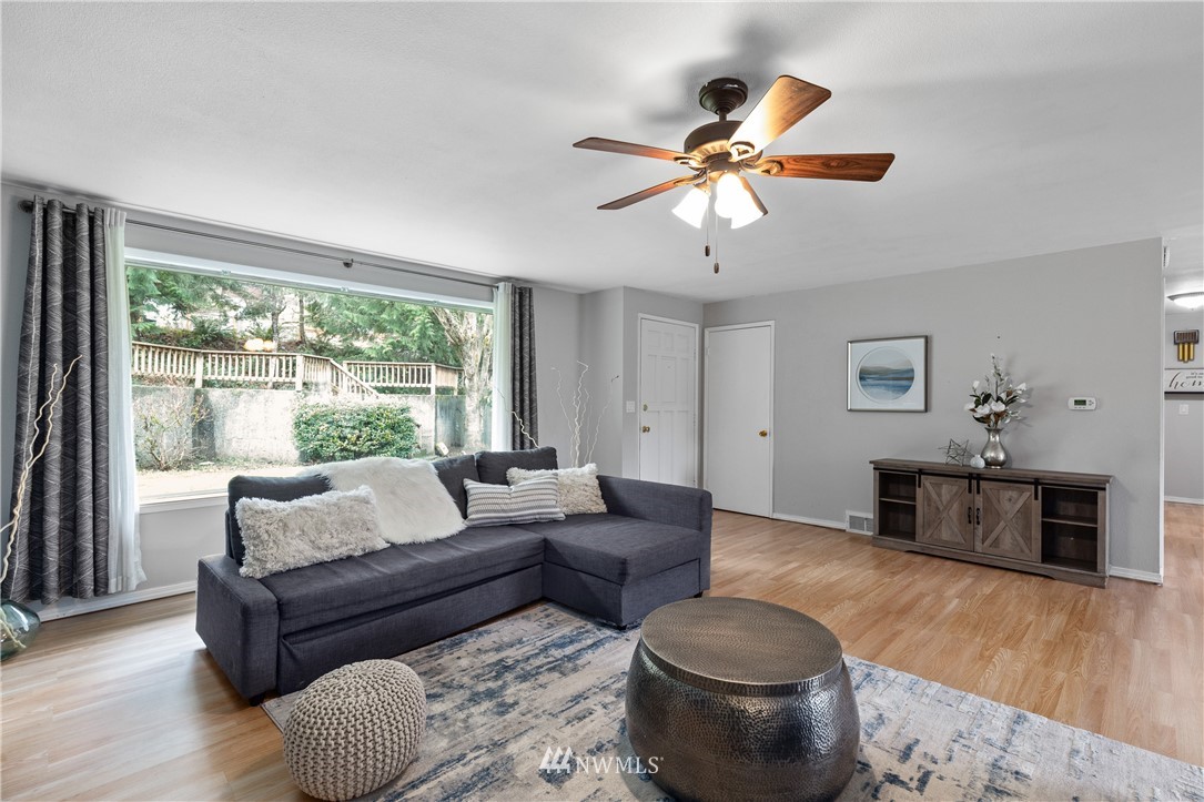 14630 204th Avenue Southeast Renton, WA 98059 - Photo 5 of 40 Gallery Image 5