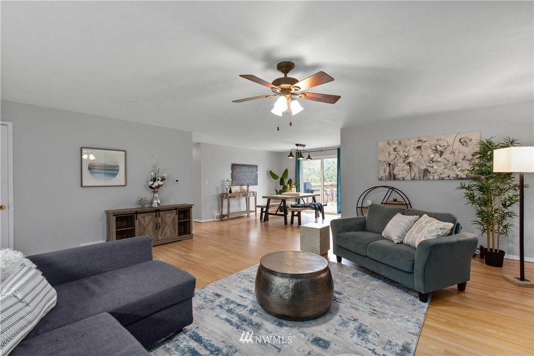 14630 204th Avenue Southeast Renton, WA 98059 - Photo 6 of 40 Gallery Image 6