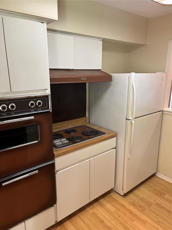 2708 Runningbrook Lane Dallas, TX 75228 - Photo 21 of 23 kitchen