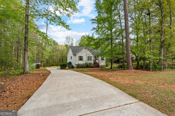 $329,900 | 35 South Robin Lane, Newnan, GA 30263