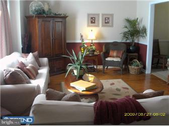 1207 Woodruff Road Glassboro, NJ 08028 - Photo 4 of 12 Living Room