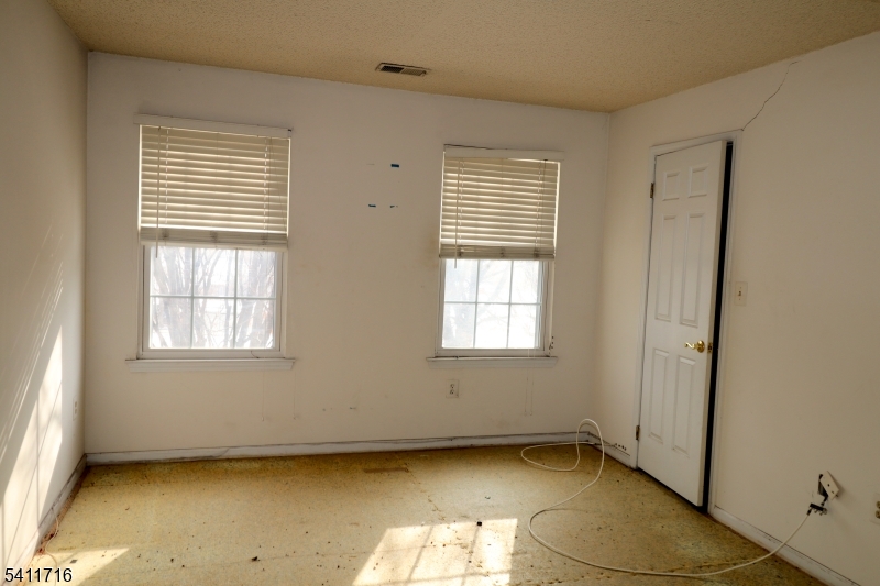 12 Rutgers Drive, Unit 12 Newark, NJ 07103 - Photo 17 of 22 an empty room with a window