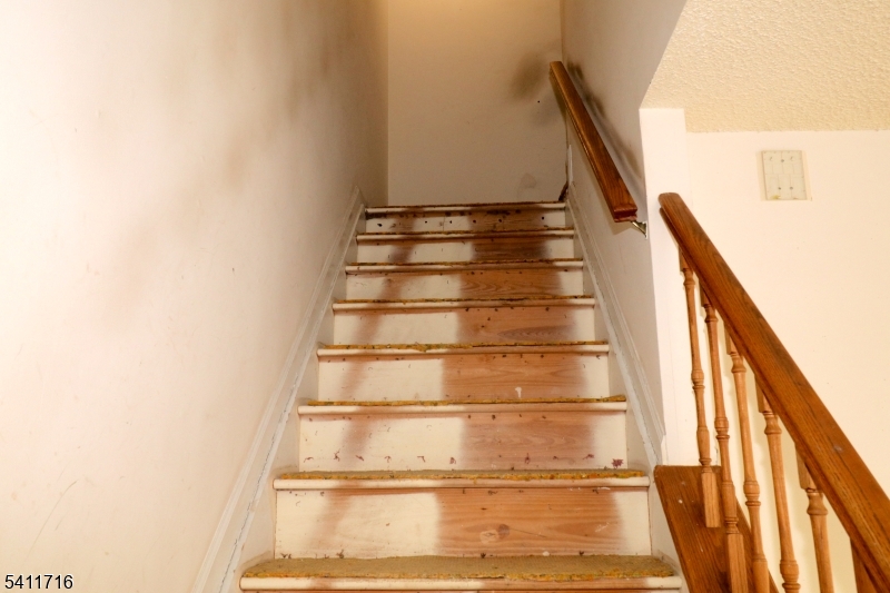 12 Rutgers Drive, Unit 12 Newark, NJ 07103 - Photo 10 of 22 a view of entryway