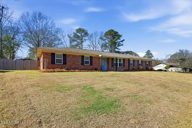 $247,500 | 100 Rollingwood Drive, Brandon, MS 39042