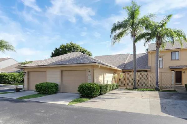 $2,800 | 6179 Southeast Georgetown Place, Hobe Sound, FL 33455