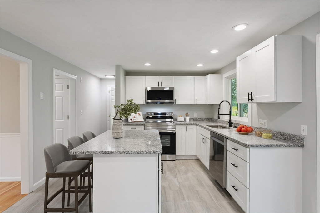 1 Cranmore Road Medfield, MA 02052 - Photo 3 of 29 Gallery Image 3